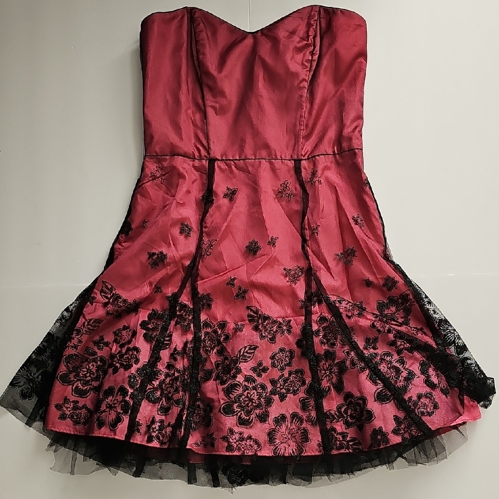 Elegant Burgandy Wine Strapless Dress with Black Floral Design